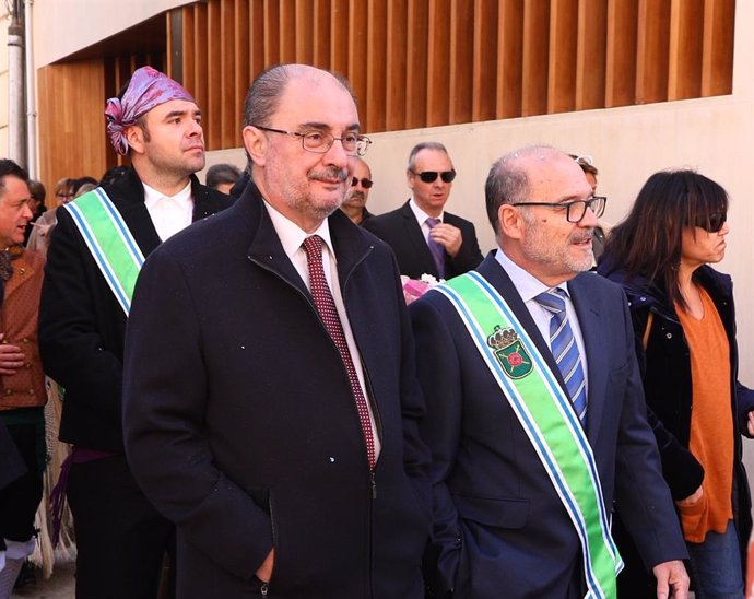 El presidente de Aragón participa en la celebración de Santa Águeda en Escatrón (Zaragoza).