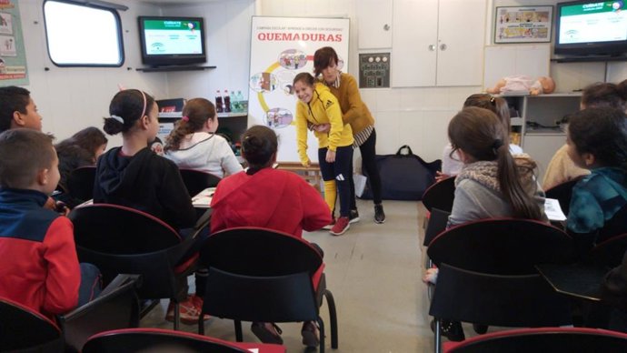 Niños del CEIP La Atalaya de Níjar aprenden a prevenir accidentes