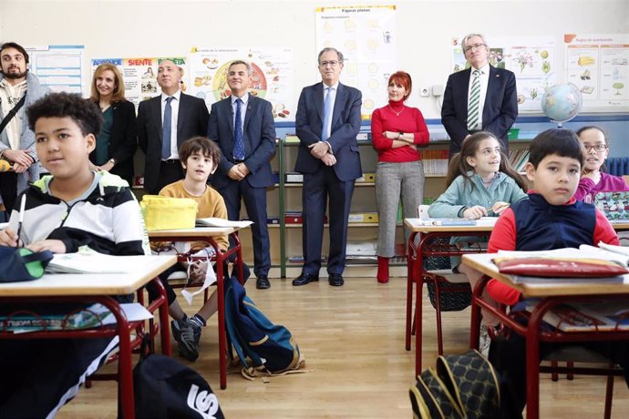 Nota De Prensa, Audio (De Enrique Ossorio) Y Fotos: La Comunidad De Madrid Cuenta Ya Con 48 Centros Públicos Trilingües, El Doble Que El Pasado Curso