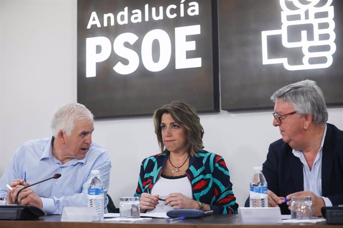 La secretaria general del PSOE-A, Susana Díaz, se reúnen con el secretario general de COAG Andalucía, Miguel López, y el secretario general de UPA Andalucía, Miguel Cobos
