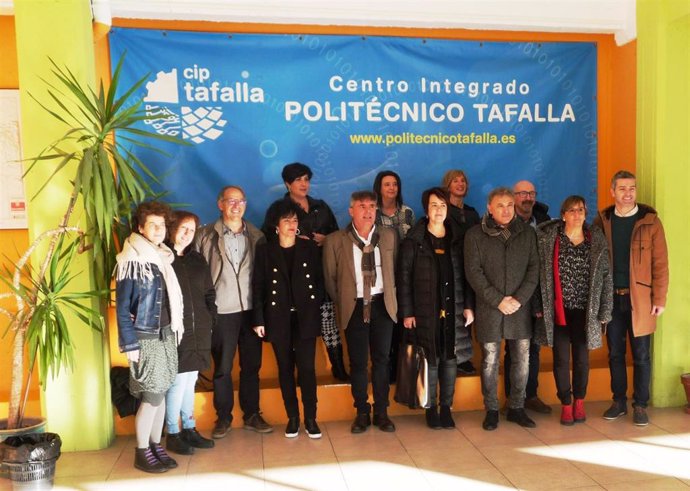 Meimbros de la comisión de Educación del Parlamento visitan el CIP de Tafalla