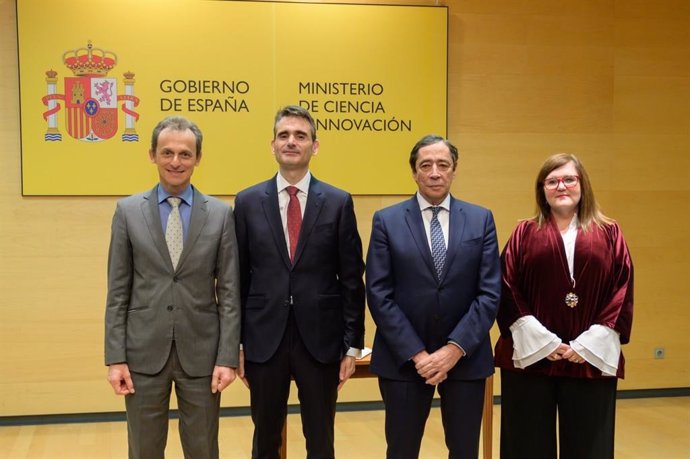 El ministro de Ciencia e Innovación, Pedro Duque, junto al subsecretario de Ciencia e Innovación, Pablo Martín; el secretario general de Investigación, Rafael Rodrigo; y la secretaria general de Innovación, Teresa Riesgo