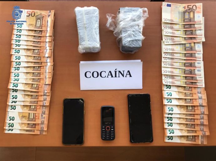 La Policía Nacional Ha Detenido A Cinco Personas Por Un Delito De Tráfico De Droga