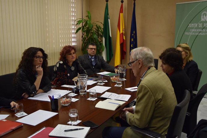 Rocío Ruiz expone al Relator de la ONU sobre probreza los avances de la Junt de Andalucía