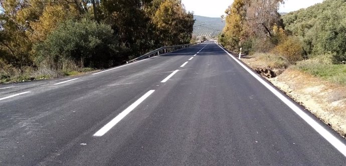 La carretera A-331 en el término municipal de Iznájar