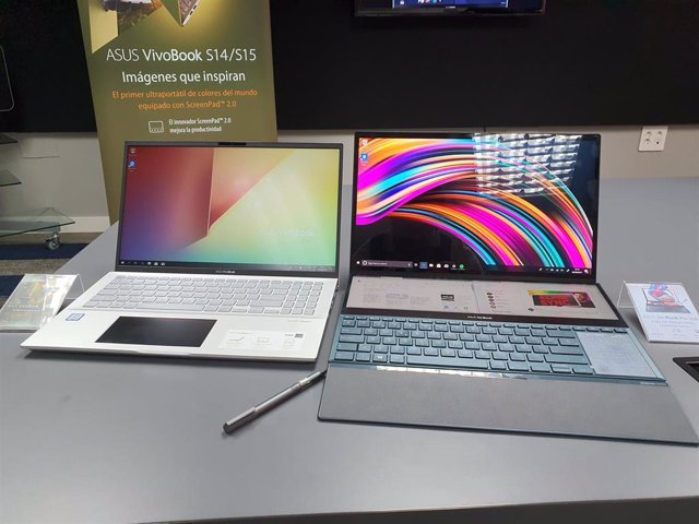 El ordenador Asus ZenBook Pro Duo (derecha) junto con el VivoBook S15 (izquierda)