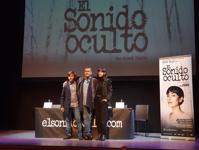 La actriz mexicana Cecilia Suárez, el actor Emilio Palacios y el director Fran Franco Alba presentan 'El Sonido Oculto' en el Teatro Reina Victoria