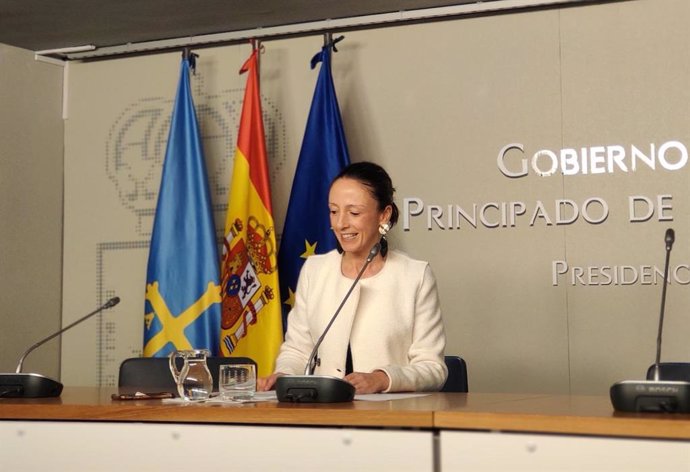 La portavoz del Gobierno asturiano y consejera de Derechos Sociales y Bienestar, Melania Álvarez, en la rueda de prensa posterior al Consejo de Gobierno.