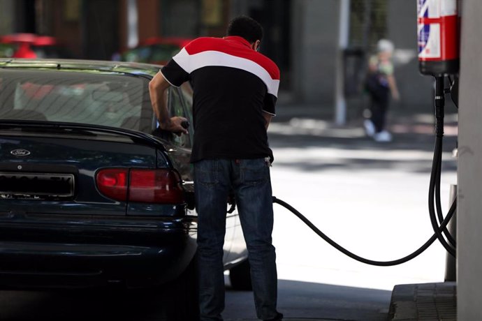 El coche de combustión, opción de compra preferida para un 76% de españoles