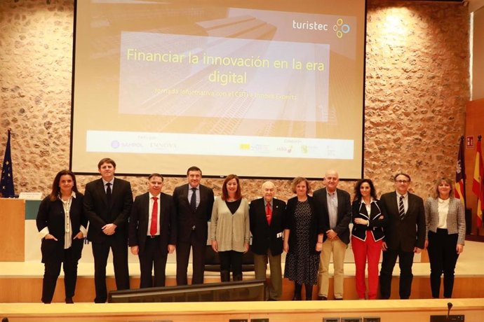 La presidenta del Govern, Francina Armengol, en la clausura de la jornada 'Financiar la innovación en la era digital'