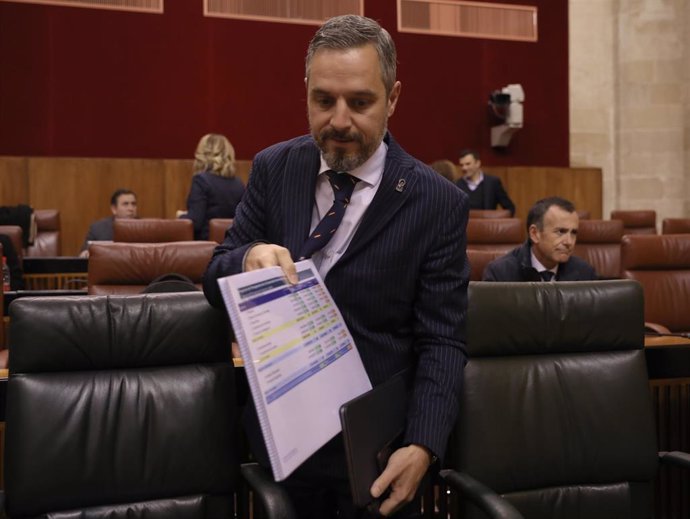 El consejero de Hacienda, Juan Bravo, en una imagen de archivo en el Parlamento de Andalucía.