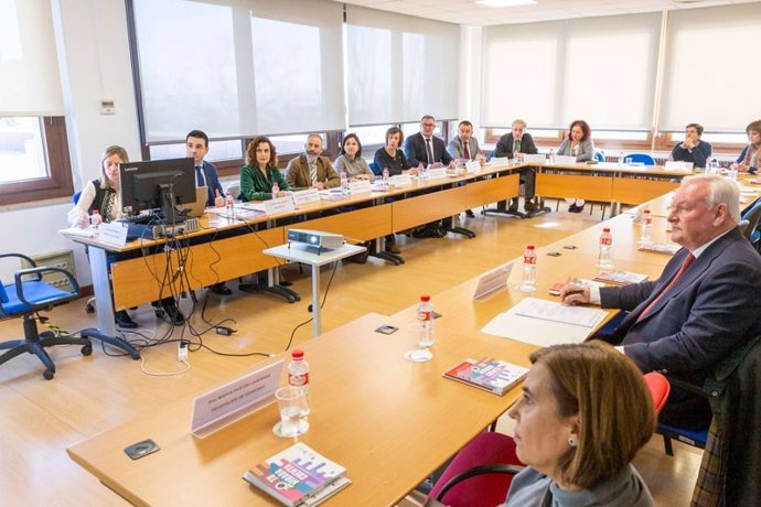 Ana Belén Álvarez en el pleno del Consejo Cántabro de Seguridad y Salud en el Trabajo