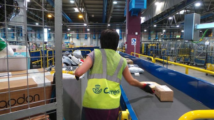 Paquetería en el centro de Jundiz de Correos