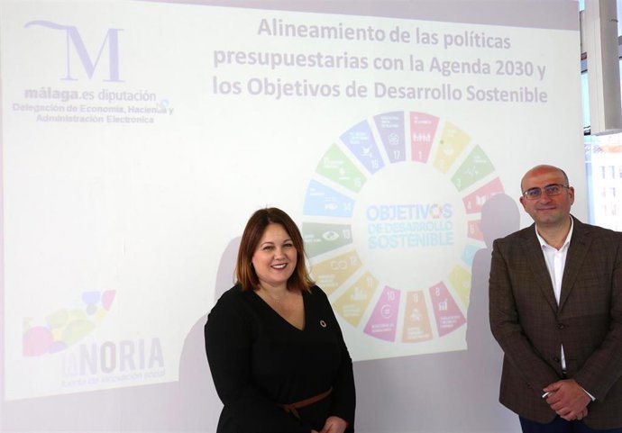 Natacha Rivas, vicepresidenta cuarta de la Diputación y Manuel López Mestanza, diputado provincial de Economía