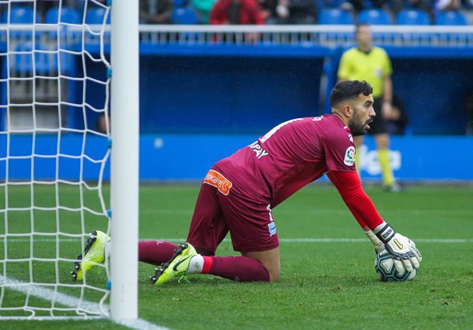 Fútbol/Primera.- (Previa) Alavés y Eibar viven un derbi en busca de alejarse del