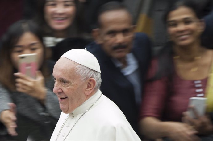 El Papa defiende en un libro el celibato como "gracia decisiva" de la Iglesia ca