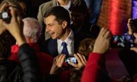 El presidente del Comité Nacional Demócrata pide que se revisen los resultados de los caucus de Iowa