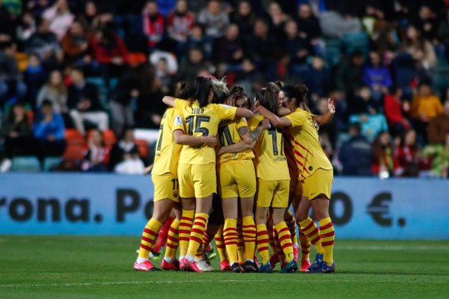 Las jugadoras del FC Barcelona celebran un gol de Patri Guijarro.