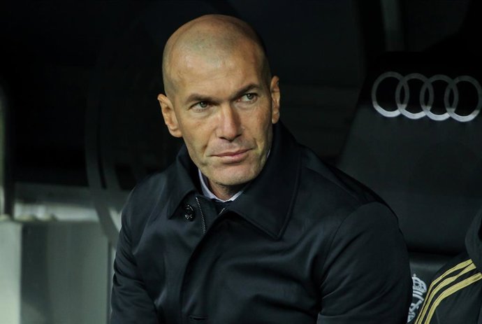 L'estrenador del Reial Madrid, Zinedine Zidane, en el partit de la Copa del Rei davant la Reial Societat al Santiago Bernabéu, 6 de febrer del 2020 a Madrid, Espanya.