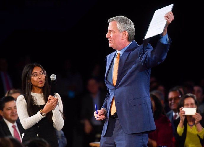 L'alcalde de Nova York prohibir les ampolles de plstic i els nous projectes de combustibles fssils.