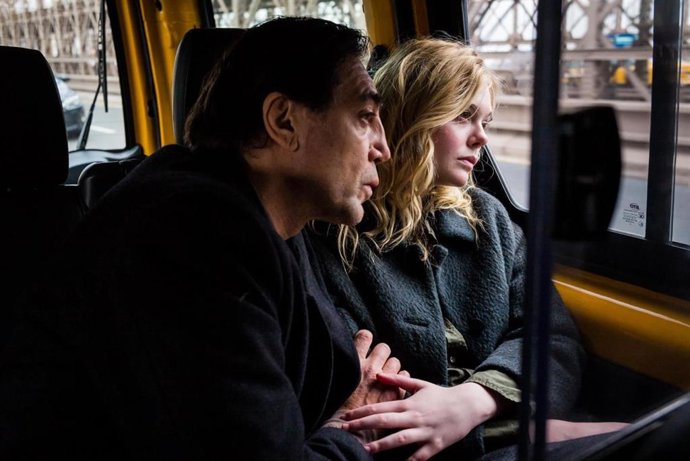 Javier Bardem y Elle Fanning protagonizan el tráiler de 'The Roads Not Taken', l