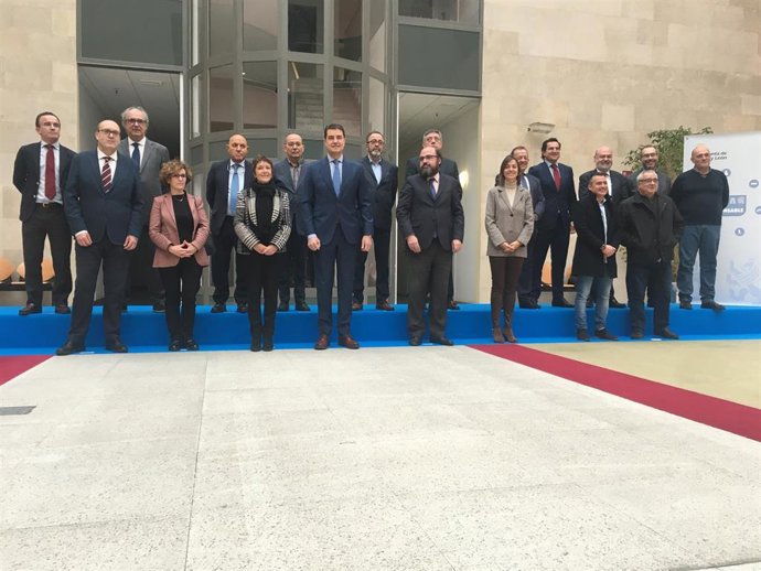 Integrantes de la 'Mesa del Juego responsable de CyL'.