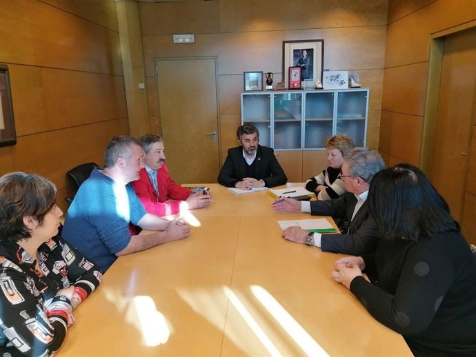 El consejero de Desarrollo Rural, Agroganadería y Pesca, Alejandro Calvo, se reúne con representantes de los sindicatos agrarios ASAJA, COAG y UCA.