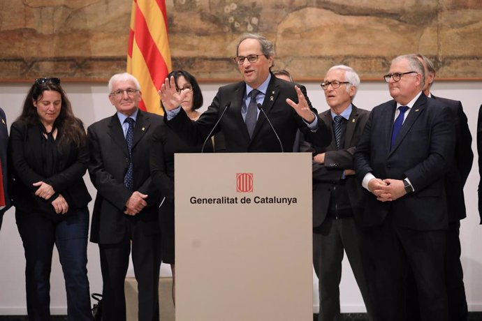 El presidente de la Generalitat, Quim Torra, comparece tras recibir a alcaldes de los Pirineos Orientales (Francia).