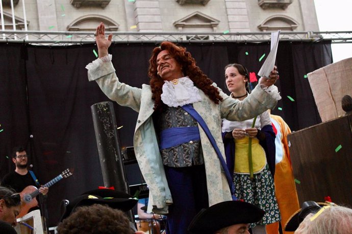 L'actor Toni Alb en el pregó alternatiu de les festes de la Merc 2018.