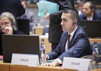 Italia dice que la interrupción de vuelos con China se mantendrá mientras lo aconsejen los expertos