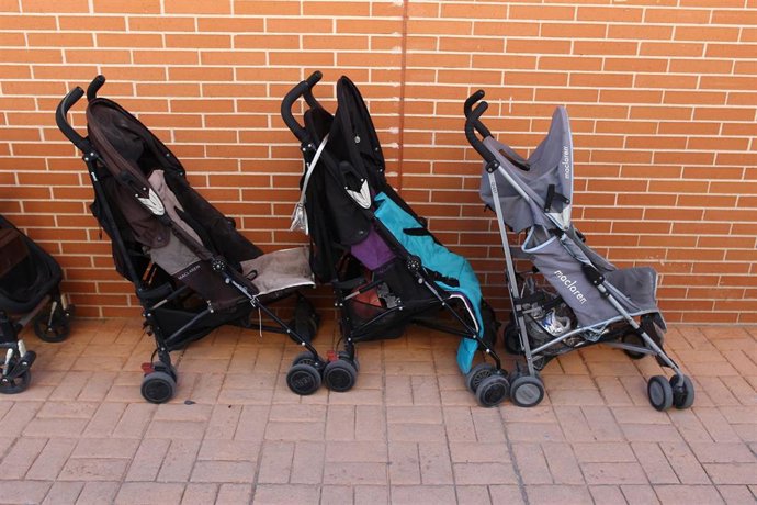 Carros de niños en el patio de una escuela infantil madrileña pocos días después del inicio del curso escolar 2019-2020.
