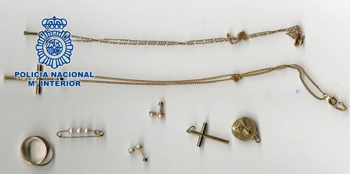 Las joyas robadas y recuperadas por la Policía Nacional de Córdoba.