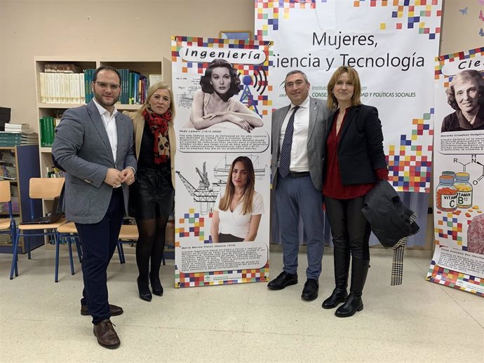 Presentación del proyecto 'Mujeres, Ciencia y Tecnología'  en el CEIP Tierno Galván de Castellar de la Frontera