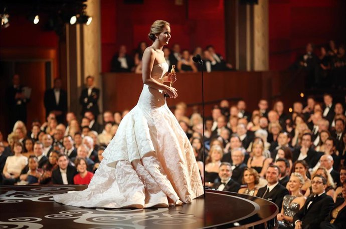 Jennifer Lawrence gana el Oscar a mejor actriz en 2013
