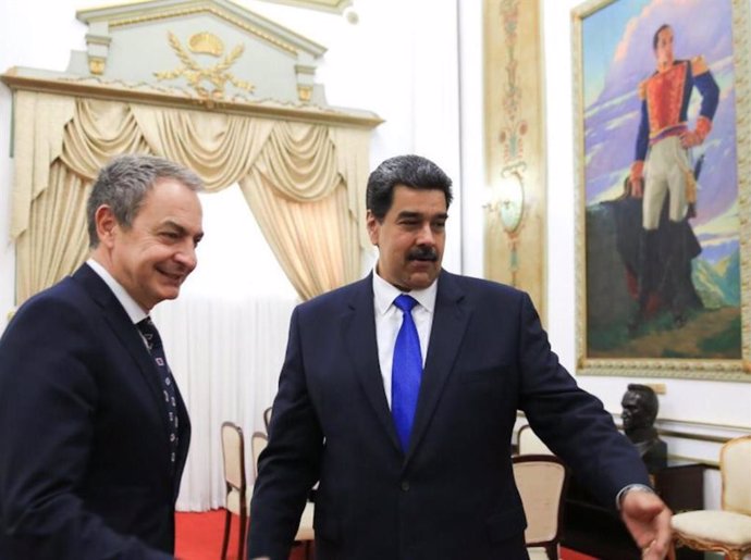 El presidente venezolano, Nicolás Maduro, y el expresidente del Gobierno español José Luis Rodríguez Zapatero.