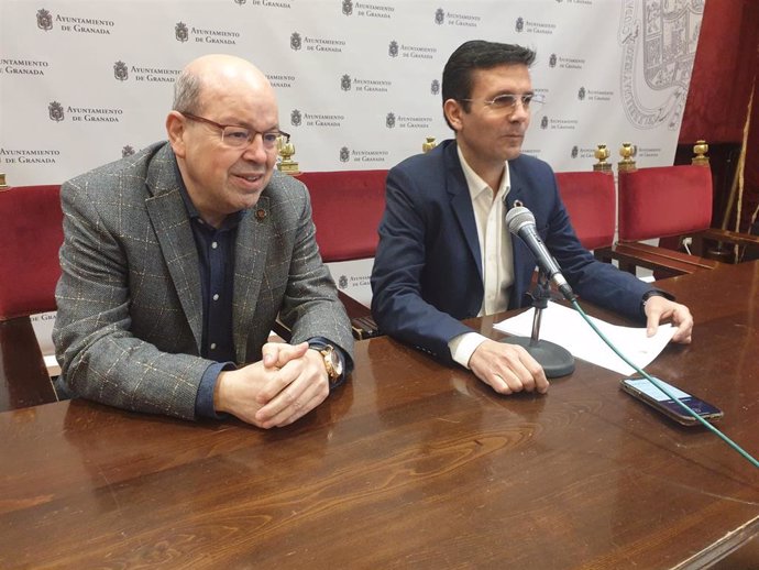 Francisco Cuenca y Paco Herrera en rueda de prensa para presentar la moción