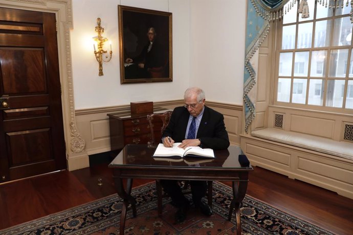 UE.- Borrell se disculpa por sus críticas al movimiento juvenil contra el cambio