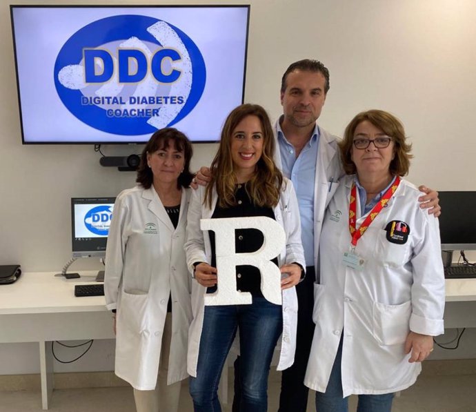 Parte del equipo premiado de la Unidad de Endocrinología del Hospital Macarena