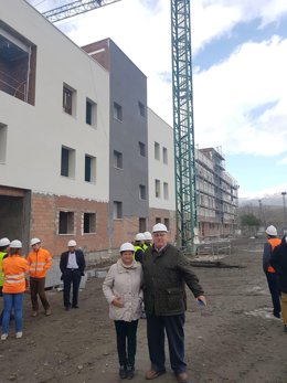 Gonzálvez visita las obras de la residencia de mayores en Las Tres Villas