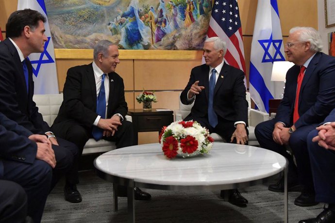 El primer ministro israelí, Benjamin Netanyahu, se reúne con el vicepresidente de EEUU, Mike Pence