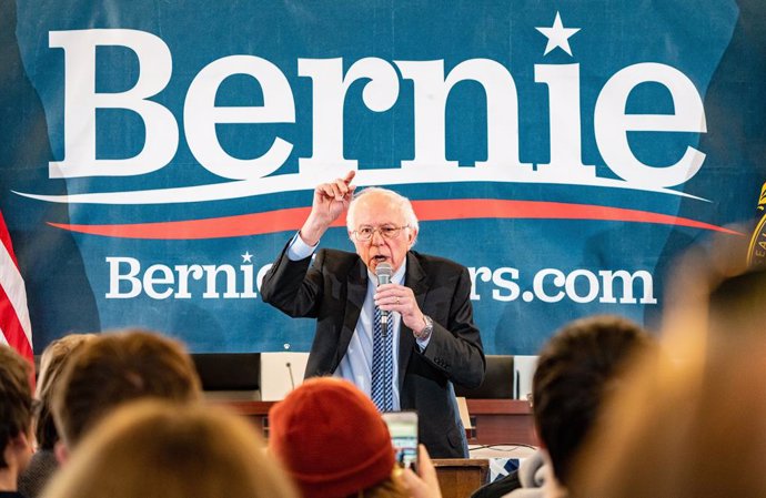 EEUU.- Bernie Sanders, en cabeza para las primarias de New Hampshire, según una 