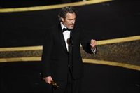 Oscar 2020:Emotivo y crudo discurso de Joaquin Phoenix:"Creemos tener derecho a inseminar a una vaca y quitarle su cría"