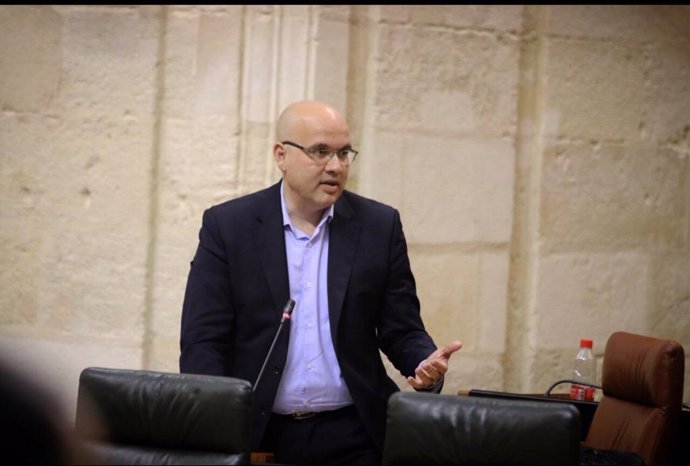 Imagen de Raúl Fernández en el Parlamento de Andalucía