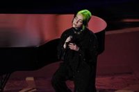 Oscar 2020: Billie Eilish canta 'Yesterday' de los Beatles durante el momento In Memoriam