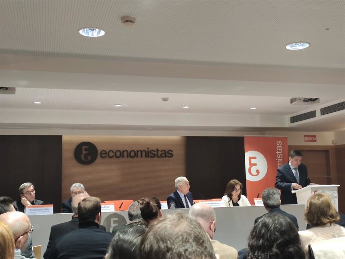 Economía.- Planas pide una "reflexión" del sector para conseguir precios "más el