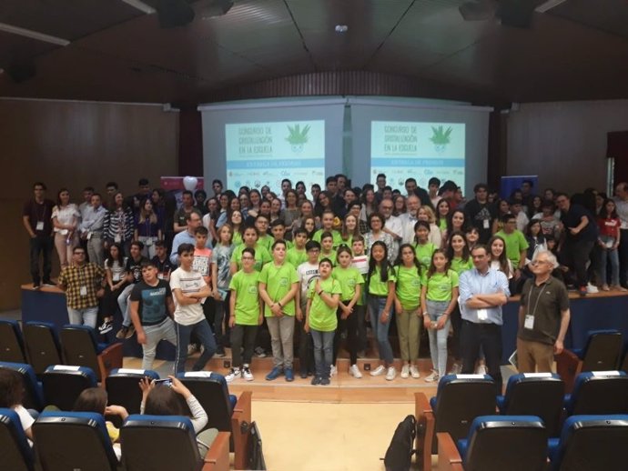 Los ganadores, tras la final del Concurso de Cristalización en la Escuela de Andalucía.