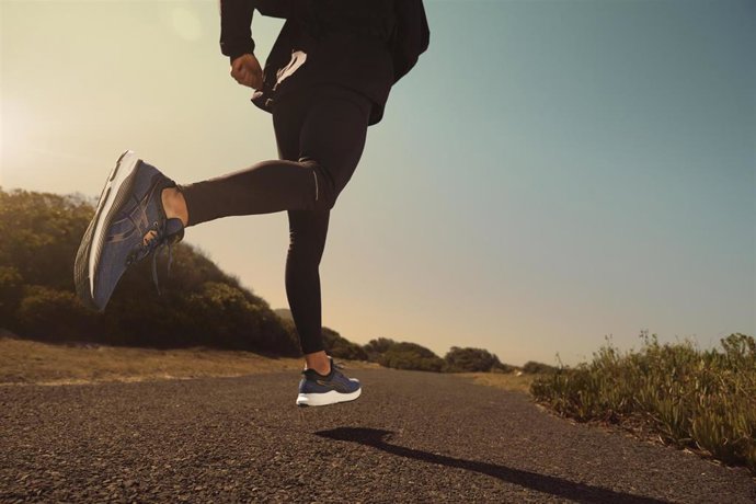 ASICS presenta su nuevo modelo de zapatilla de ahorro energético Evoride