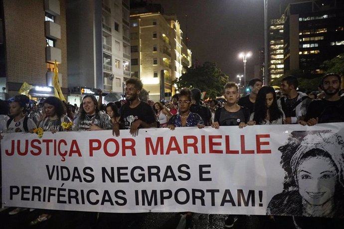 Manifestación durante el aniversario del asesinato de la activista Marielle Franco.