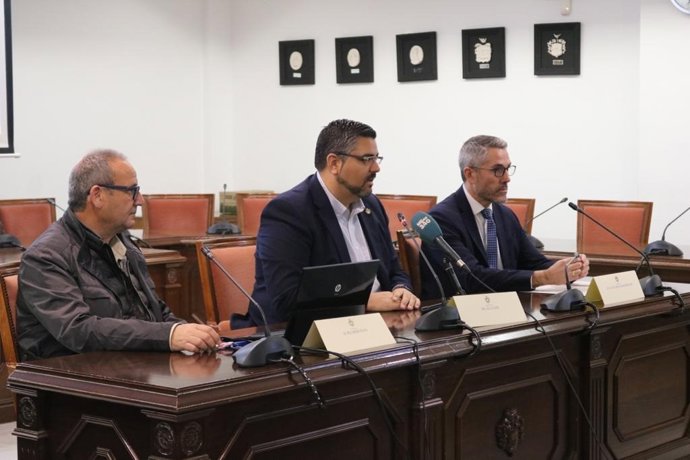 El vicepresidente primero y diputado de Empleo y Formación de la Diputación de Málaga, Juan Carlos Maldonado, en rueda de prensa