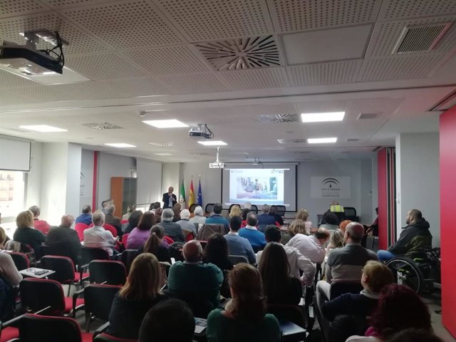 Colectivos jiennenses participan en unas jornadas de Salud y Familias para la Ciudad Sanitaria